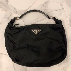 💯 authentic Prada nylon shoulder bag